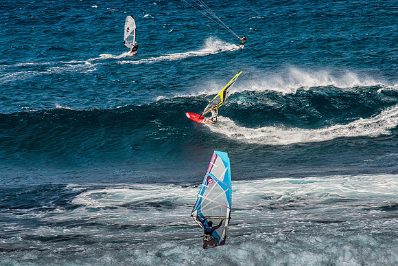 01-00 Maui Ho'okipa Surfers-11