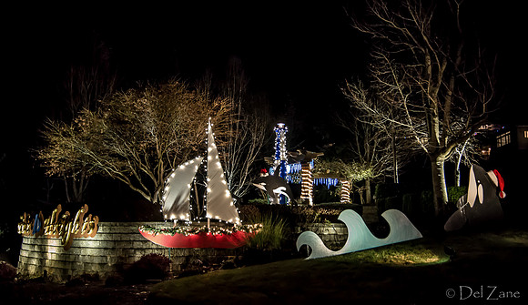 12-03 MH Nighttime Xmas Display--12