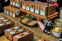 11-23-2013  Xmas Farmers' Market--4