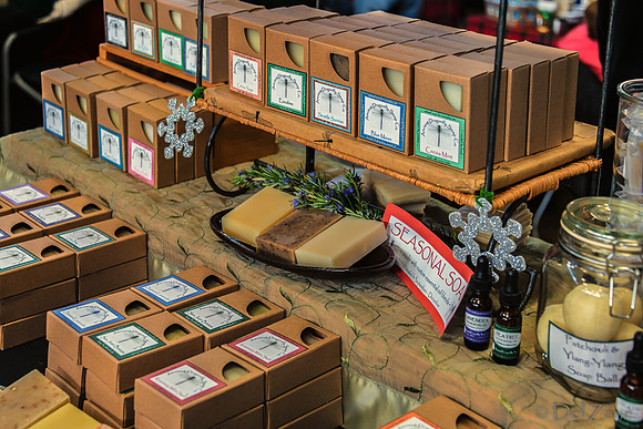 11-23-2013  Xmas Farmers' Market--4