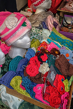 11-23-2013  Xmas Farmers' Market II--16