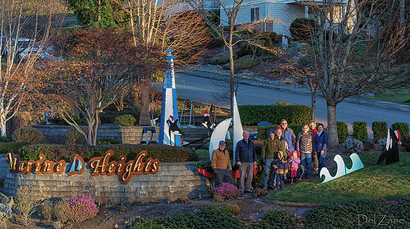 11-30 MH Xmas Display Setup Team--51