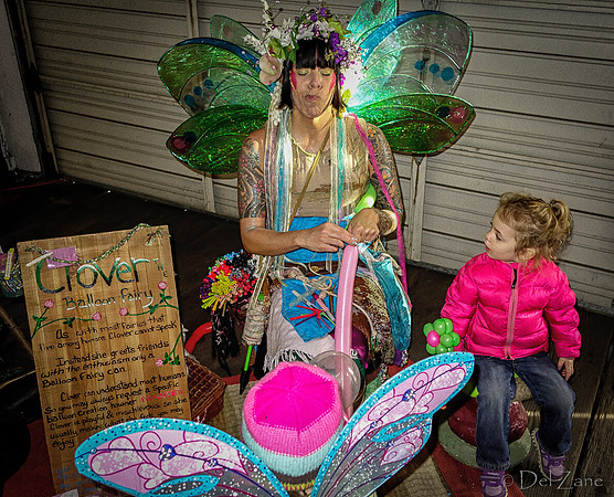 11-23-2013  Xmas Farmers' Market II--42