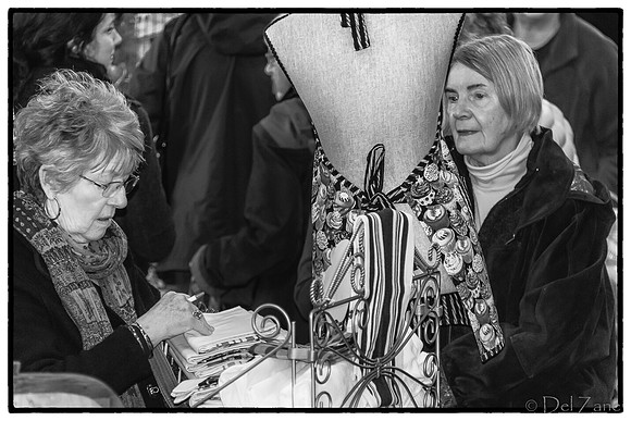 11-23-2013  Xmas Farmers' Market--37