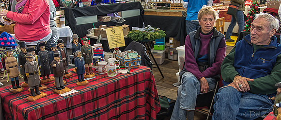 11-23-2013  Xmas Farmers' Market--34