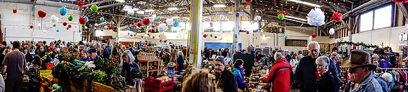 11-23-2013  Xmas Farmers' Market II--49