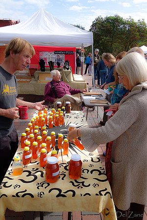 10-05 Farmers' Market--39