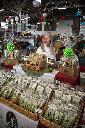 11-23-2013  Xmas Farmers' Market--30