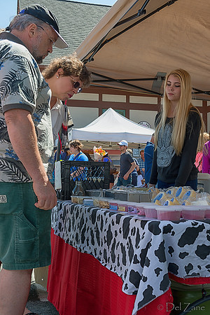 06-21 Farmers Market Tiffs--97