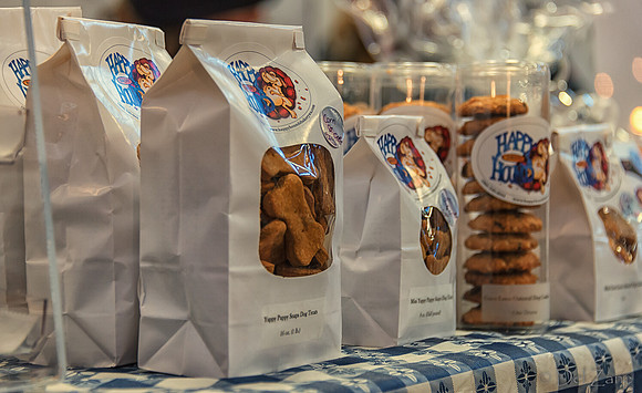 11-23-2013  Xmas Farmers' Market--5
