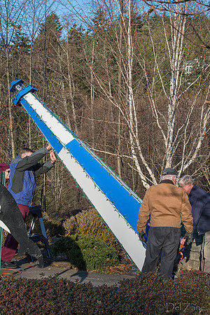 11-30 MH Xmas Display Setup Team--30