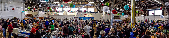 11-23-2013  Xmas Farmers' Market II--46