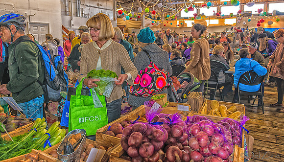 11-23-2013  Xmas Farmers' Market--2