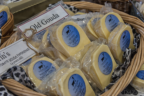 11-23-2013  Xmas Farmers' Market--26