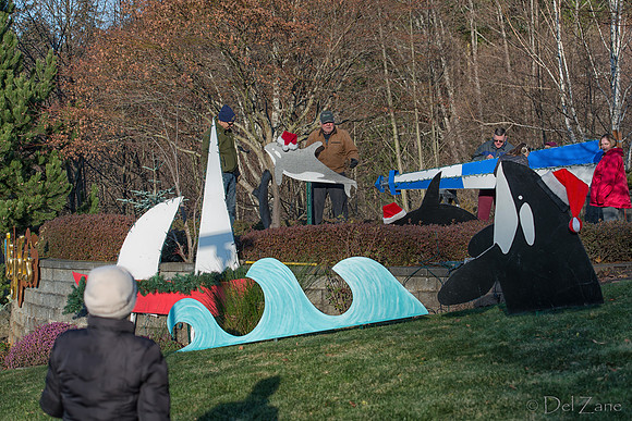 11-30 MH Xmas Display Setup Team--17