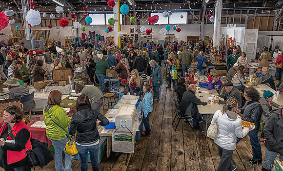 11-23-2013  Xmas Farmers' Market--74