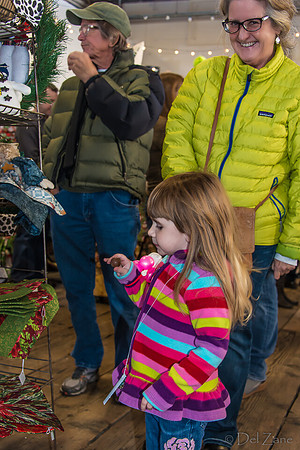 11-23-2013  Xmas Farmers' Market--43