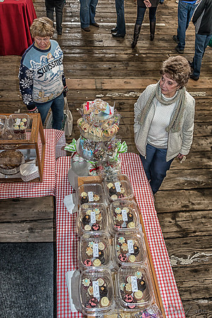 11-23-2013  Xmas Farmers' Market--29