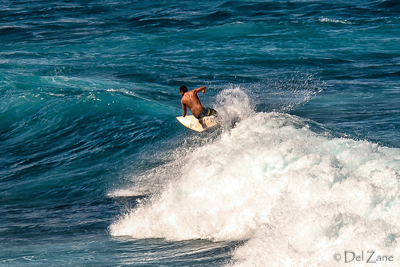01-00 Maui Ho'okipa Surfers-3